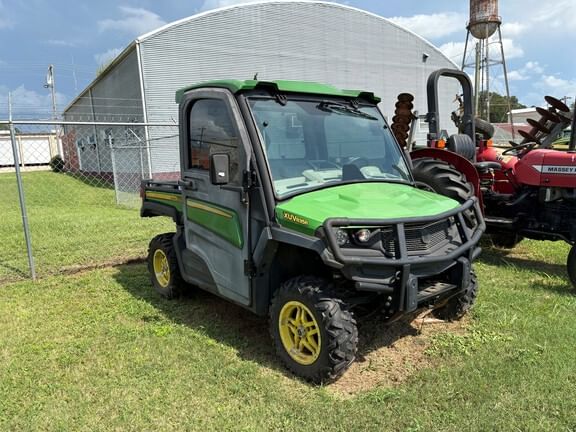 2020 John Deere XUV 835R Equipment Image0