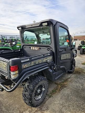 Image of John Deere XUV 835R equipment image 4