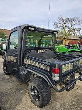 Image of John Deere XUV 835R equipment image 3