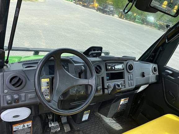 Image of John Deere XUV 865M equipment image 1