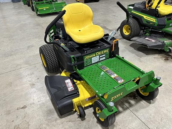 Image of John Deere Z335E equipment image 2