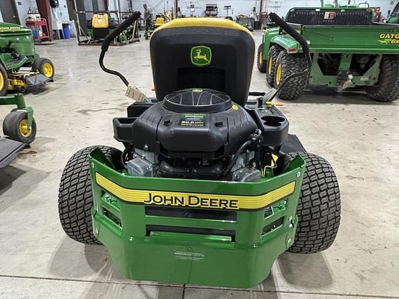 Image of John Deere Z335E equipment image 4