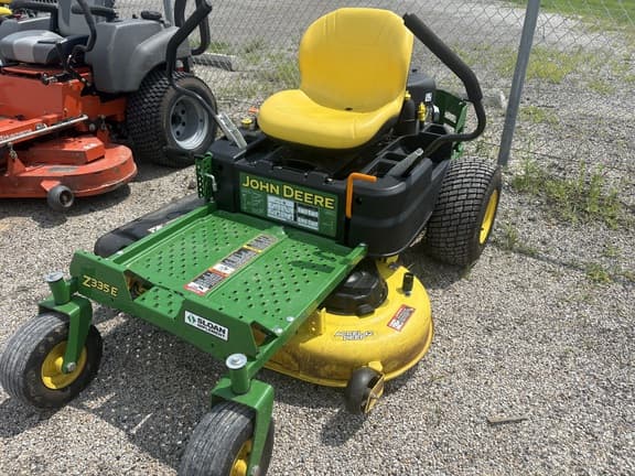 Image of John Deere Z335E Primary image
