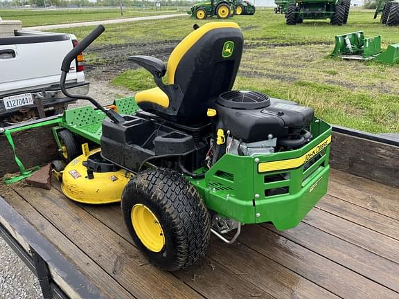 Image of John Deere Z335M equipment image 1