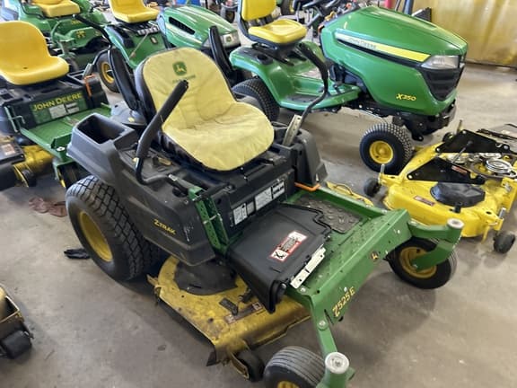 Image of John Deere Z525E equipment image 1