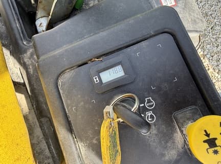 Image of John Deere Z540R equipment image 2