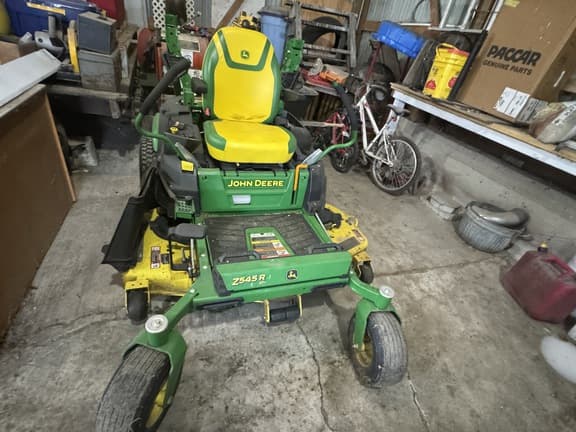 Image of John Deere Z545R equipment image 3