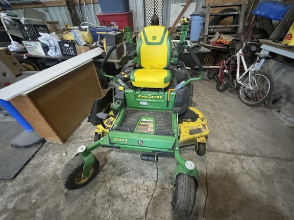 Image of John Deere Z545R equipment image 4