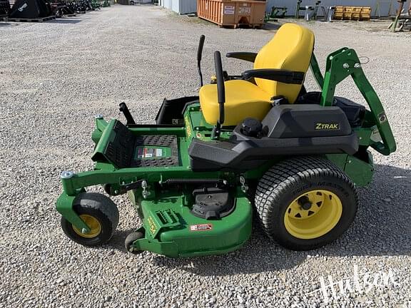 Image of John Deere Z720E equipment image 2