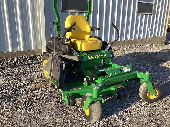 Image of John Deere Z720E equipment image 3