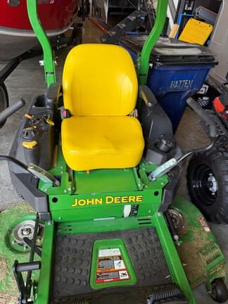 Image of John Deere Z720E equipment image 1