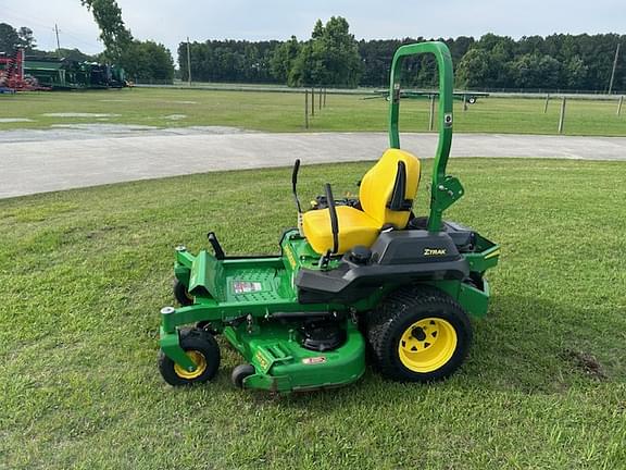 Image of John Deere Z720E equipment image 2