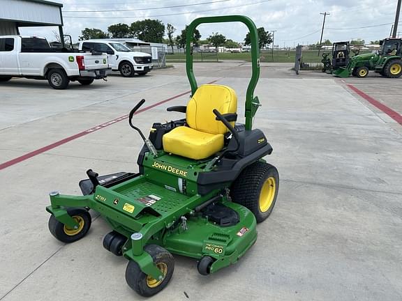 Image of John Deere Z735E equipment image 2