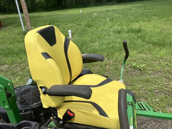 Image of John Deere Z735M equipment image 4