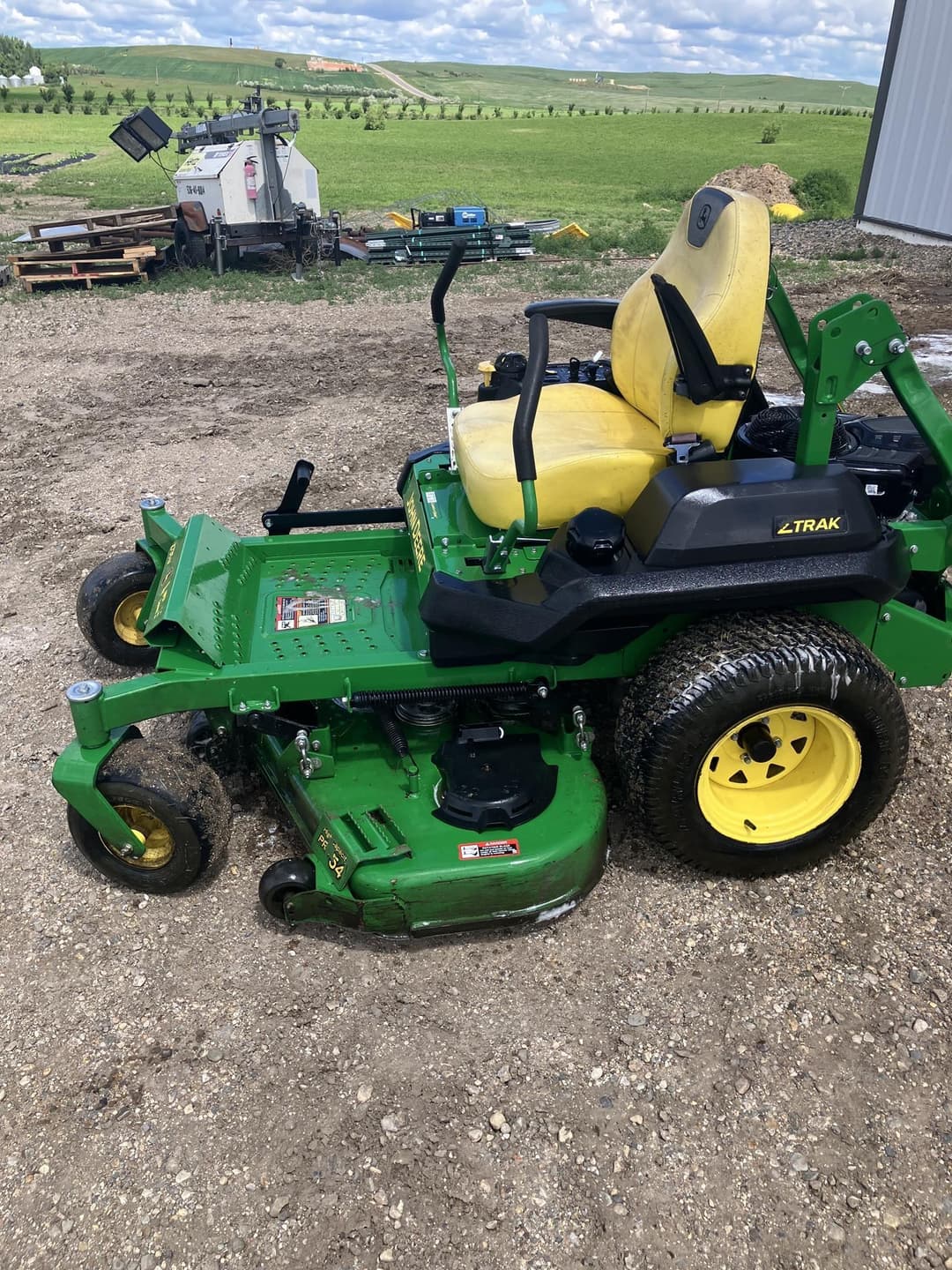 Image of John Deere Z735M Primary image