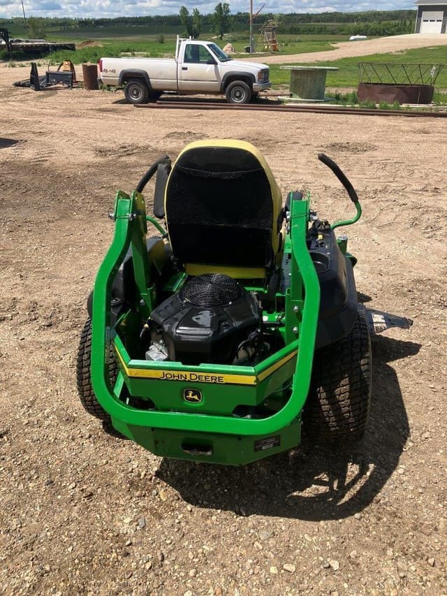 Image of John Deere Z735M equipment image 2