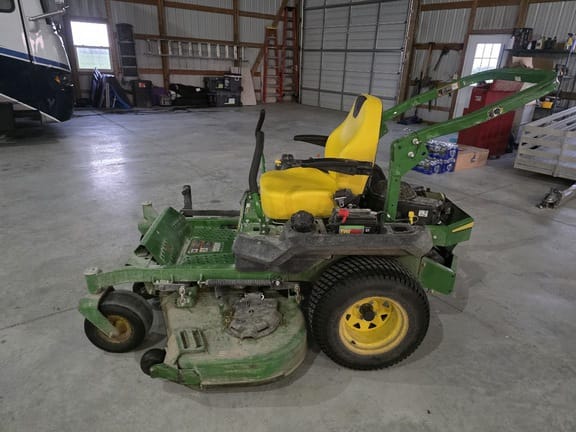 2020 John Deere Z735M Equipment Image0