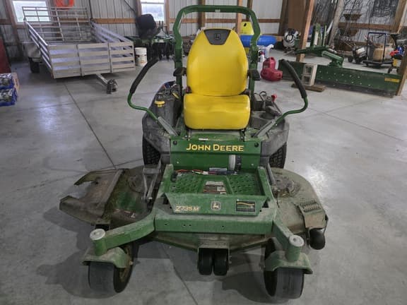 Image of John Deere Z735M equipment image 2