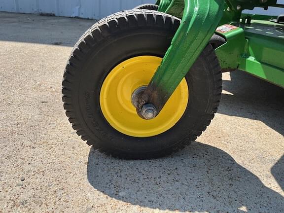 Image of John Deere Z915E equipment image 2