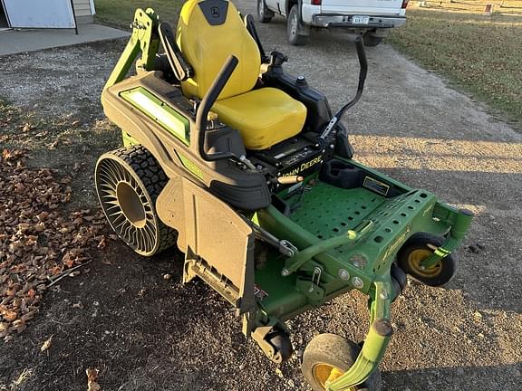 Image of John Deere Z915E equipment image 1