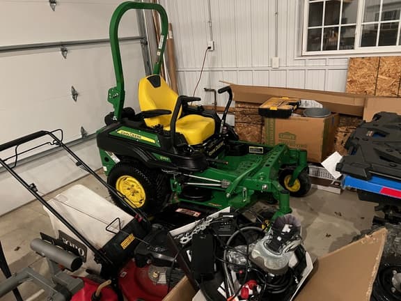 Image of John Deere Z915E equipment image 1