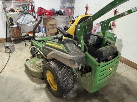 Image of John Deere Z915E equipment image 1