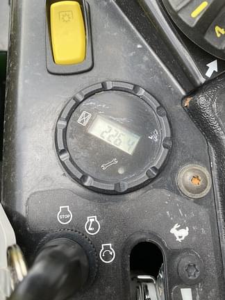 Image of John Deere Z915E equipment image 4
