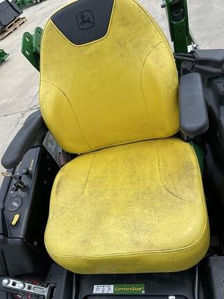 Image of John Deere Z915E equipment image 1