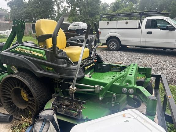 Image of John Deere Z915E equipment image 1