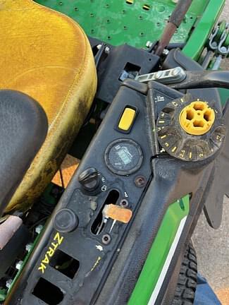 Image of John Deere Z915E equipment image 4