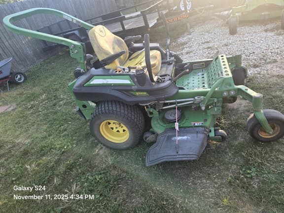 Image of John Deere Z920M equipment image 1