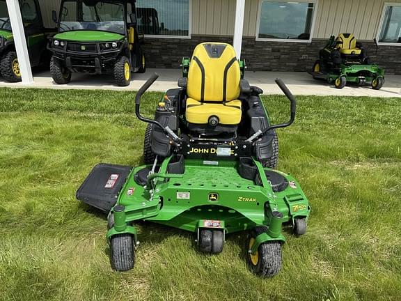 Image of John Deere Z930M equipment image 1
