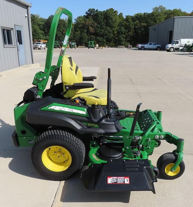 Image of John Deere Z930M equipment image 3