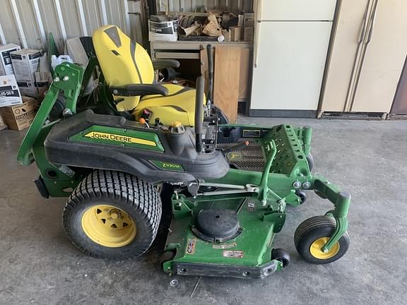 Image of John Deere Z930M equipment image 1