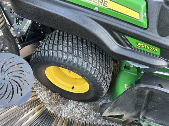 Image of John Deere Z930M equipment image 3