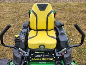 Image of John Deere Z930M equipment image 3