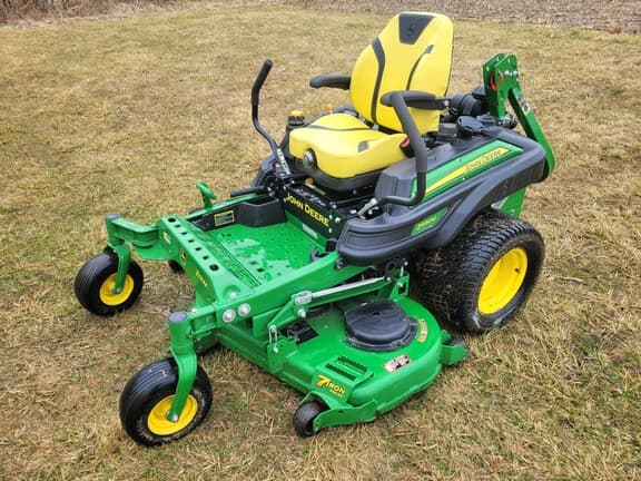 Image of John Deere Z930M equipment image 1