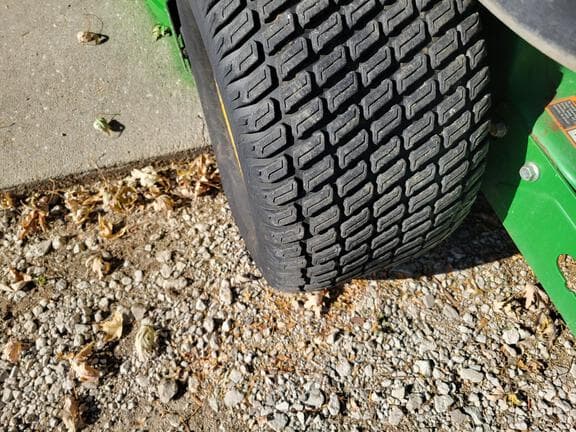 Image of John Deere Z930M equipment image 4