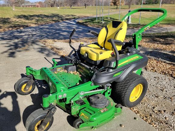 Image of John Deere Z930M equipment image 1