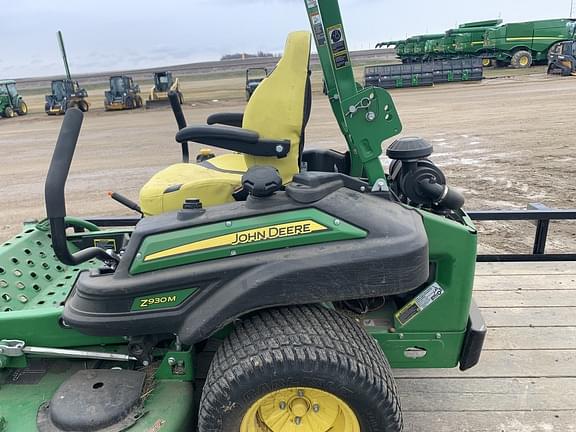 Image of John Deere Z930M equipment image 1