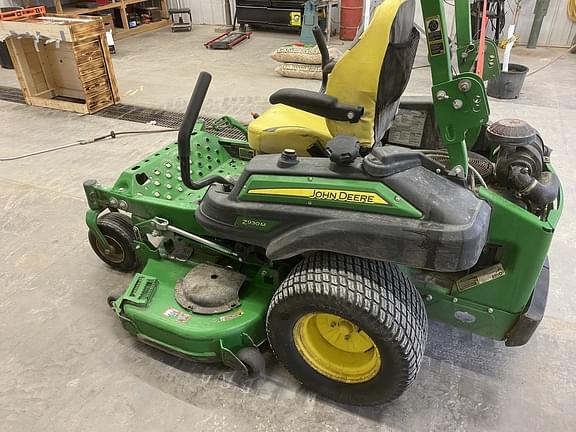 Image of John Deere Z930M equipment image 1