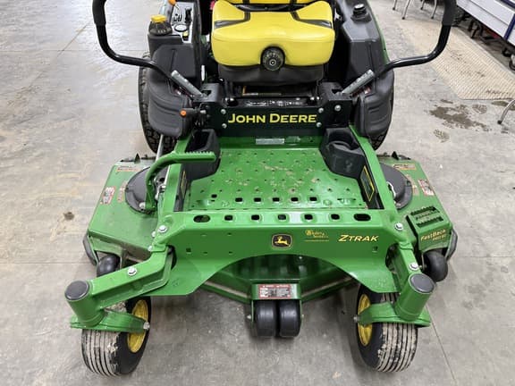 Image of John Deere Z930M equipment image 1