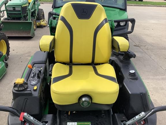 Image of John Deere Z930M equipment image 1