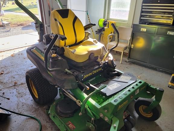 Image of John Deere Z930M equipment image 1