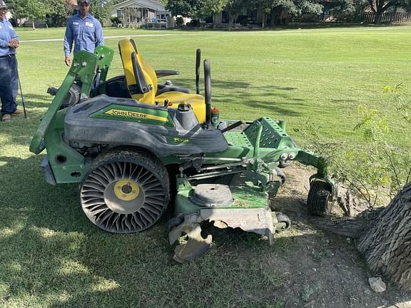 Image of John Deere Z930M equipment image 2