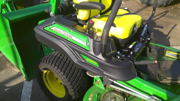Image of John Deere Z930M equipment image 1