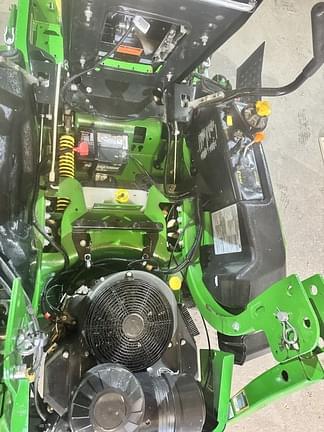 Image of John Deere Z930M equipment image 1