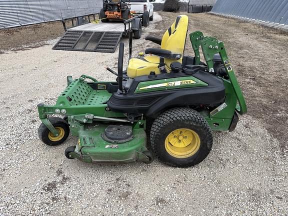 Image of John Deere Z930M equipment image 1