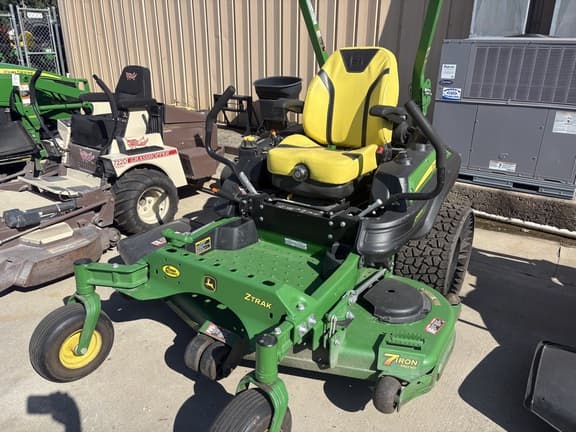 Image of John Deere Z930M equipment image 1