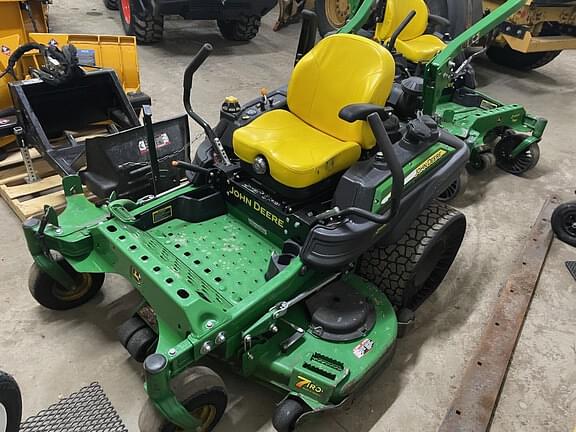 Image of John Deere Z930M equipment image 1